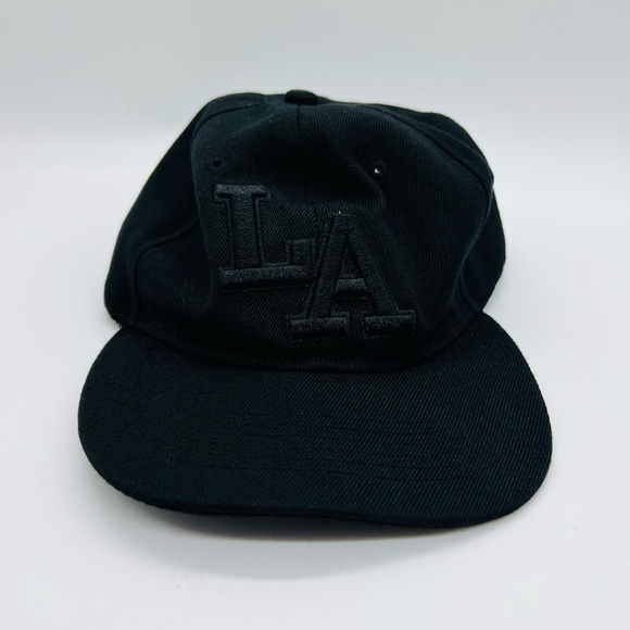 FLAG & SYMBOL MENS BLACK SNAPBACK LA ADJUSTABLE HAT - Picture 4 of 7